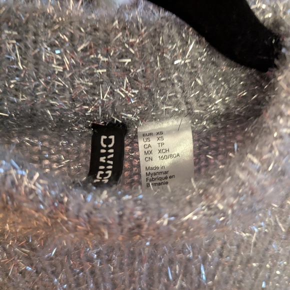 H&M NWOT Silver Metallic women’s Sweater SZ XS New Year’s Eve Christmas parties! - Picture 3 of 4